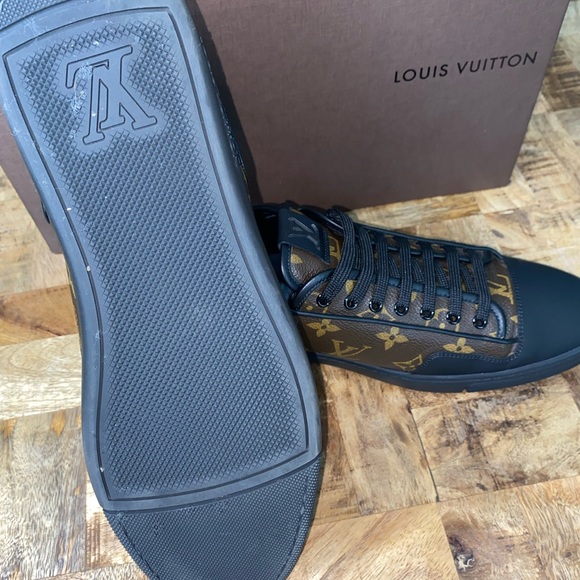 GENTLY USED Louis Vuitton Slalom Sneaker Men’s - Picture 3 of 16